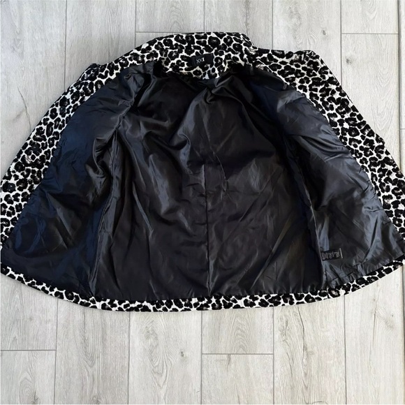 Women’s Forever 21 Leopard Print 3/4 Bell Sleeve Textured Snap Front Coat - Picture 4 of 7